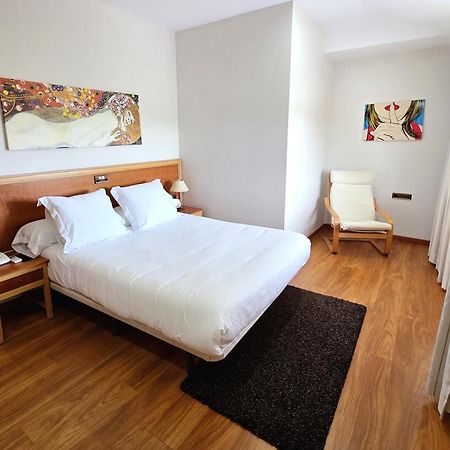 Hotel Los Barruecos By Croma Malpartida de Cáceres Екстериор снимка
