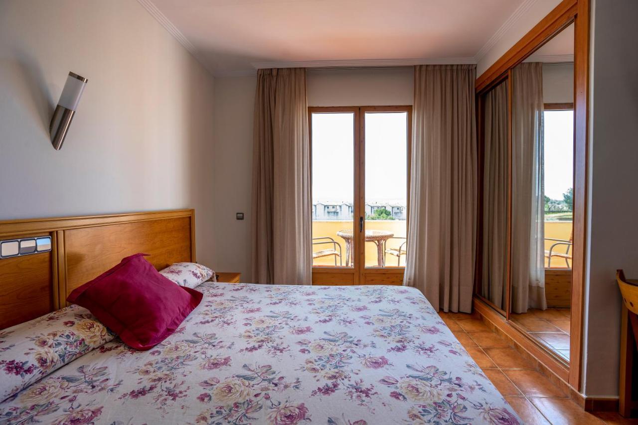 Hotel Los Barruecos By Croma Malpartida de Cáceres Екстериор снимка