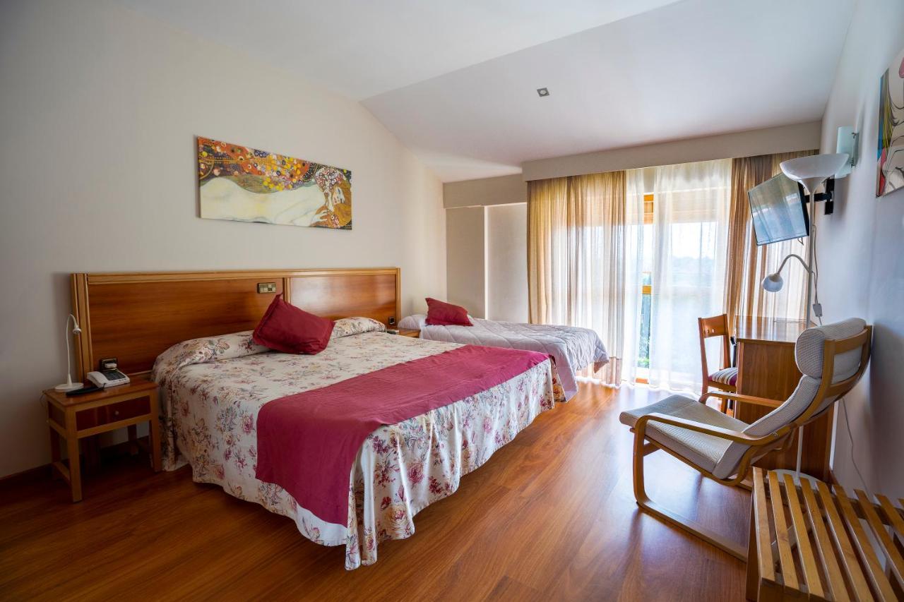 Hotel Los Barruecos By Croma Malpartida de Cáceres Екстериор снимка