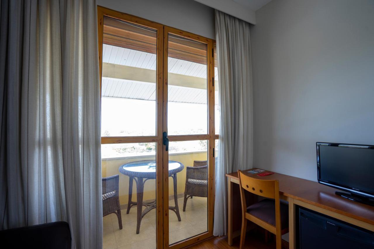 Hotel Los Barruecos By Croma Malpartida de Cáceres Екстериор снимка
