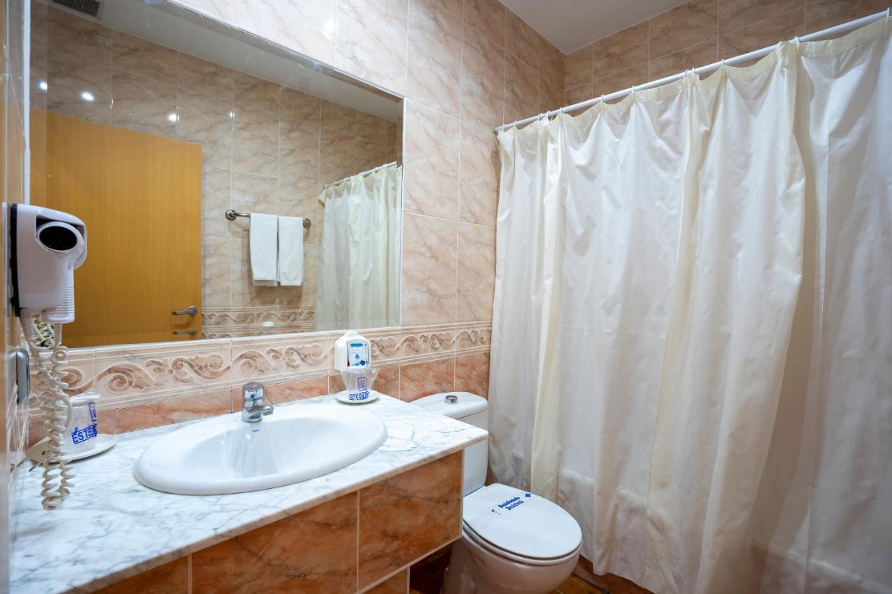 Hotel Los Barruecos By Croma Malpartida de Cáceres Екстериор снимка