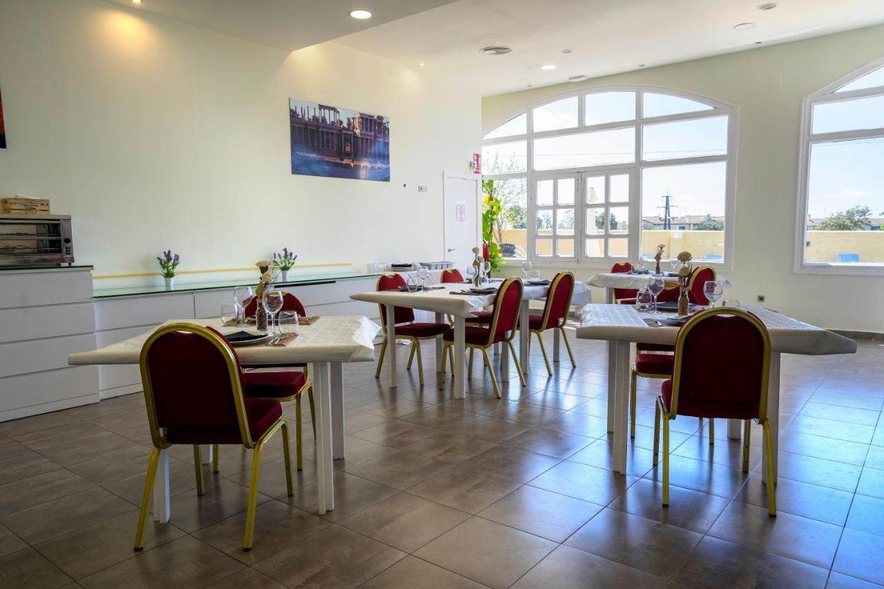 Hotel Los Barruecos By Croma Malpartida de Cáceres Екстериор снимка