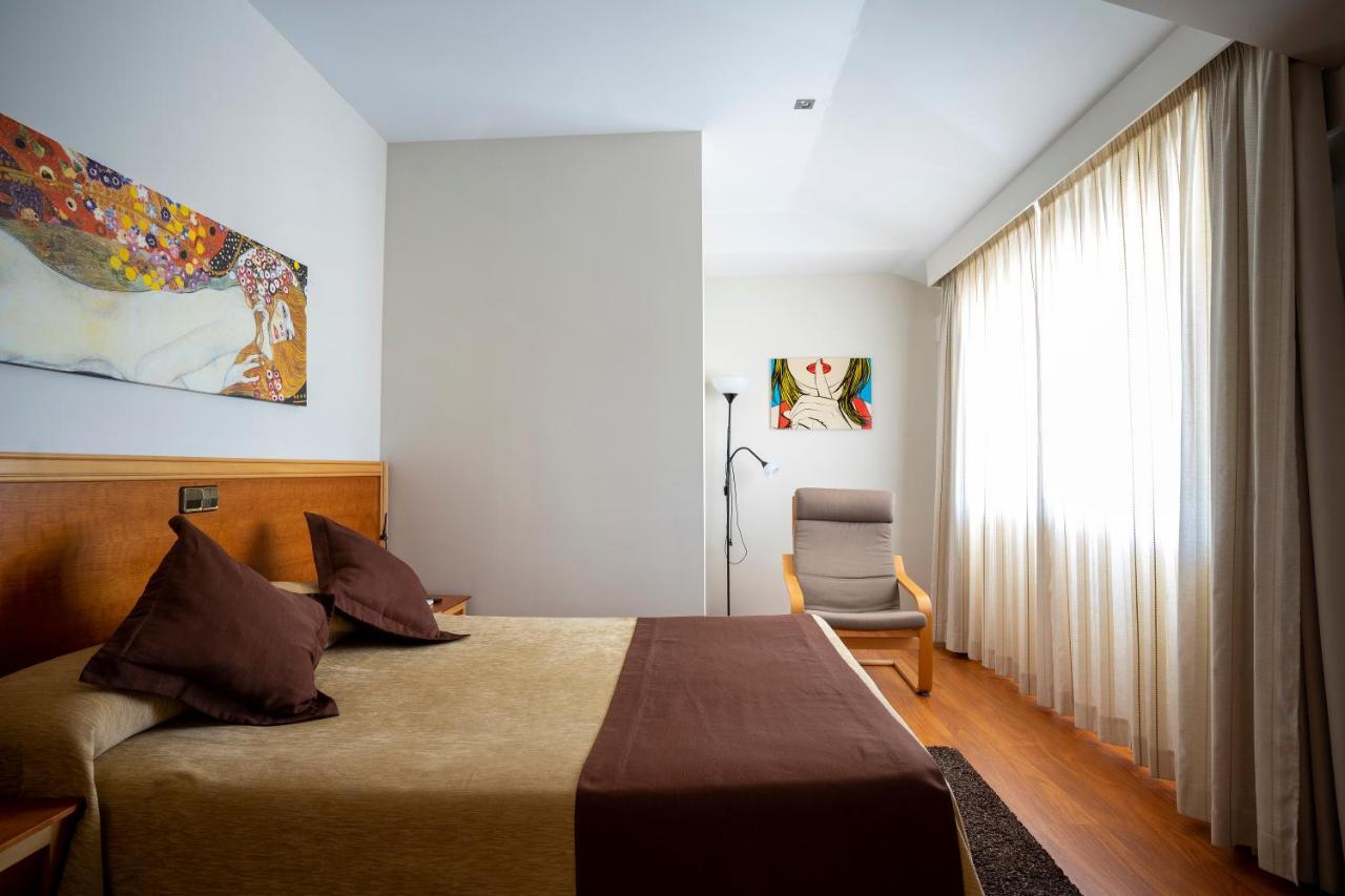 Hotel Los Barruecos By Croma Malpartida de Cáceres Екстериор снимка