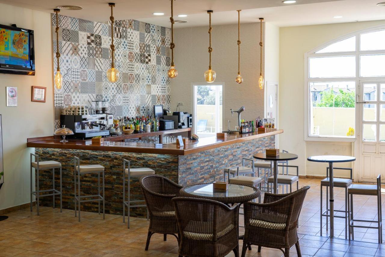Hotel Los Barruecos By Croma Malpartida de Cáceres Екстериор снимка