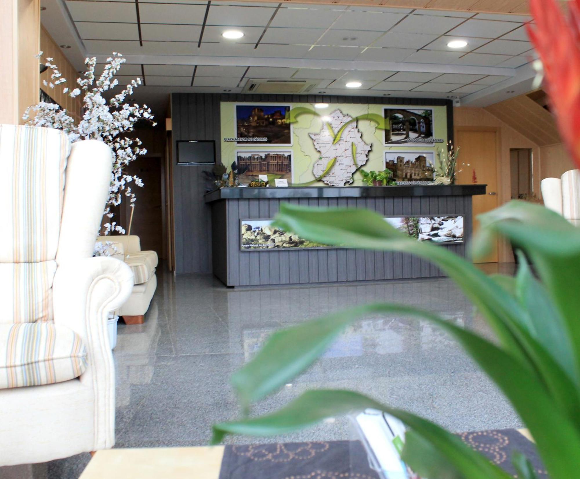 Hotel Los Barruecos By Croma Malpartida de Cáceres Екстериор снимка