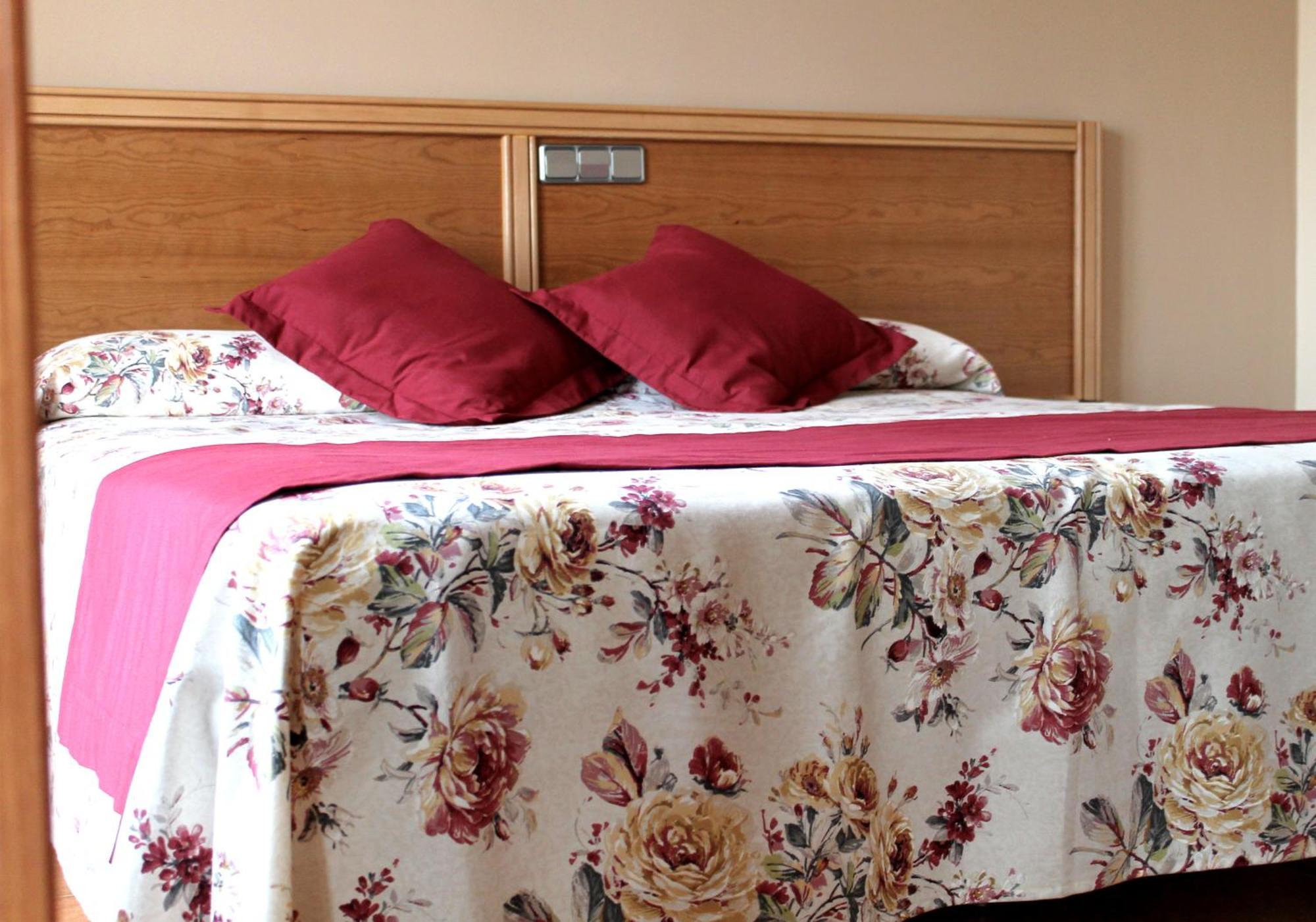 Hotel Los Barruecos By Croma Malpartida de Cáceres Екстериор снимка