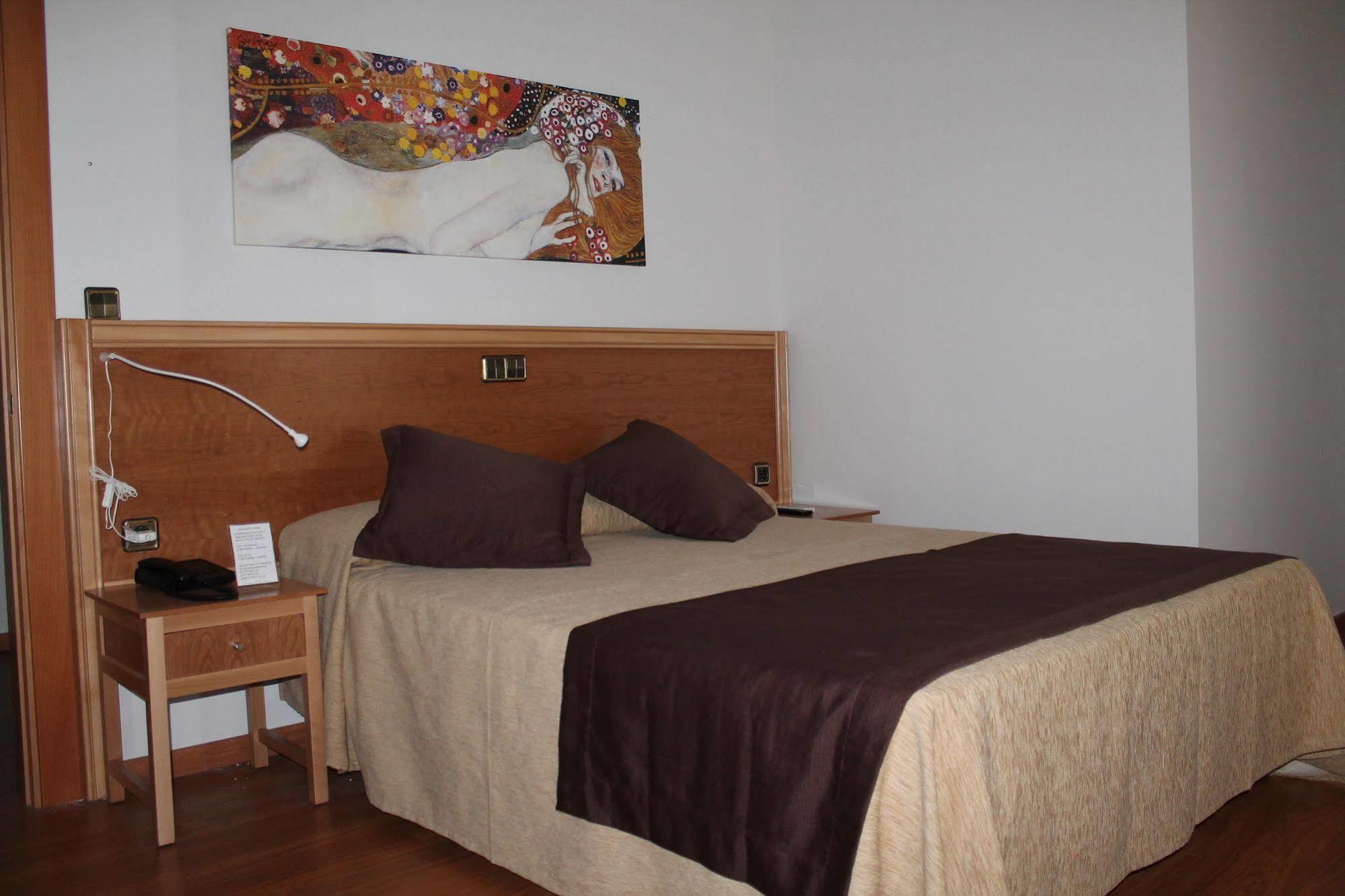 Hotel Los Barruecos By Croma Malpartida de Cáceres Екстериор снимка