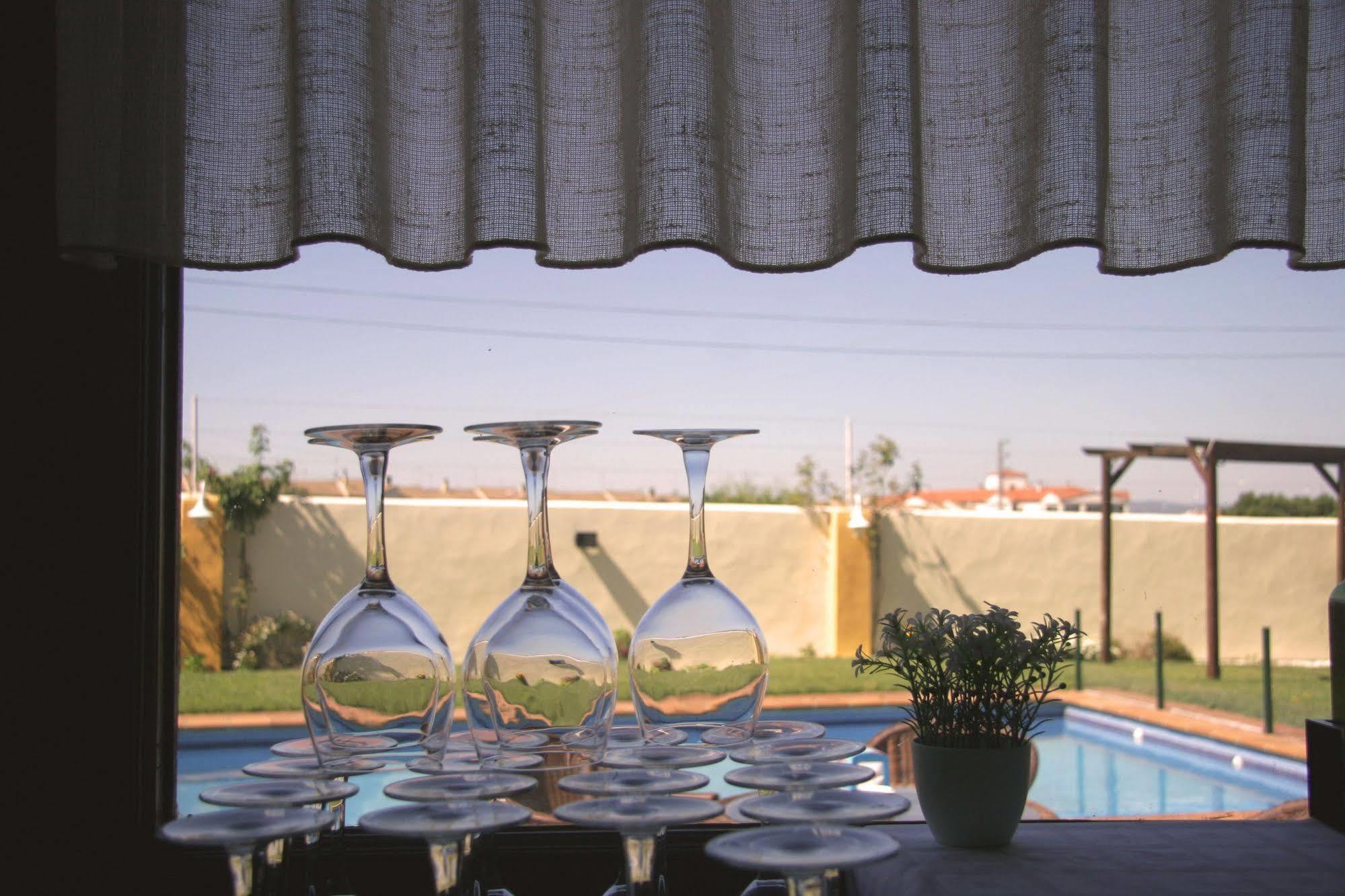 Hotel Los Barruecos By Croma Malpartida de Cáceres Екстериор снимка