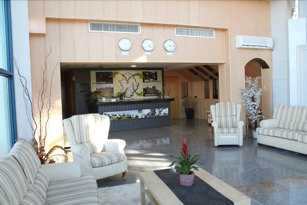 Hotel Los Barruecos By Croma Malpartida de Cáceres Екстериор снимка
